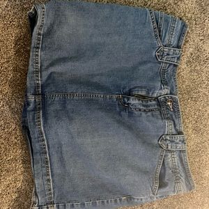 Jean skort